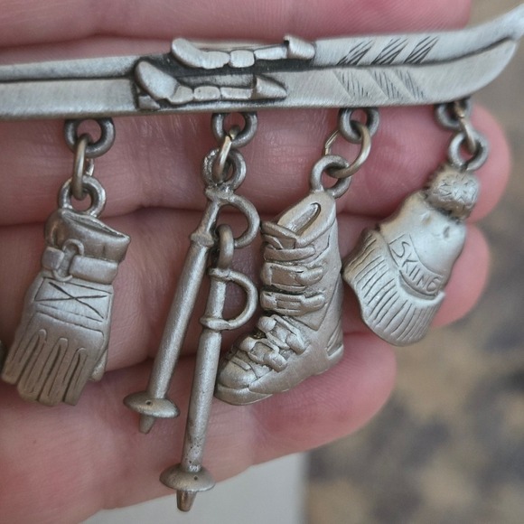 JJ Pewter Skiing Charm Brooch w/ Matching Earrings Vintage - Picture 5 of 8